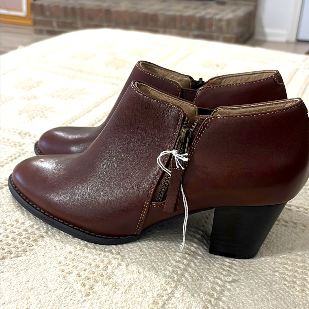 Vionic Upright Taber‎ Ankle Boots Bootie Toffee Brown Size 7 NWOB